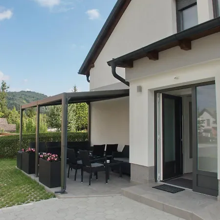 Apartmaji Anita Apartmán *