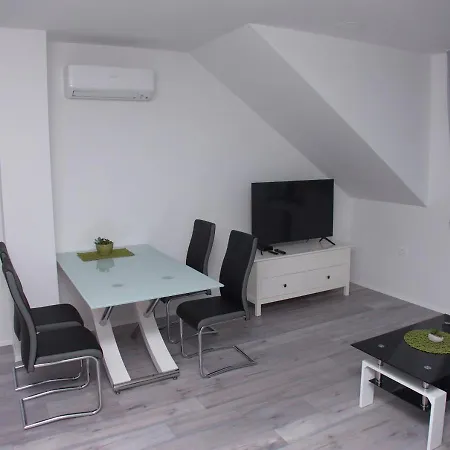 Apartmaji Anita Appartamento *